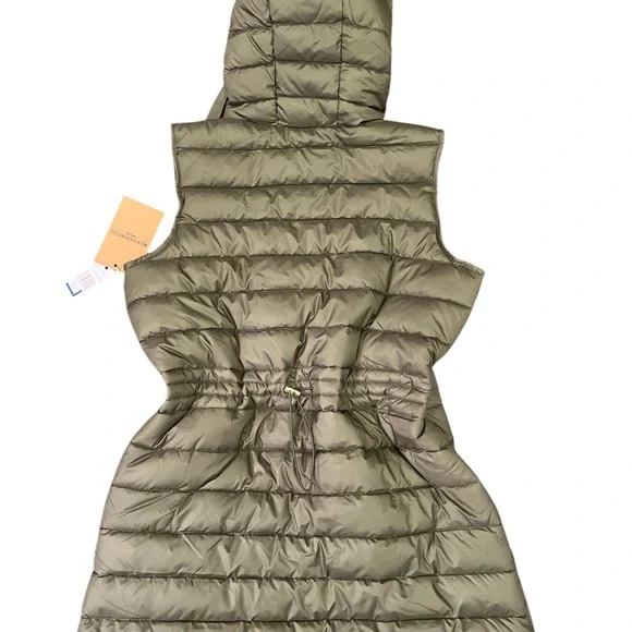 Green Puffer Vest, Zipper Closure, Size Small - Picture 6 of 9